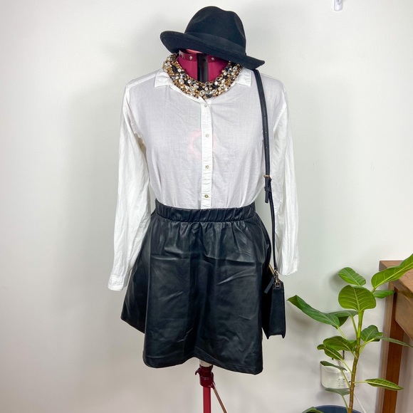 NWOT Rebel Rogue Faux Leather Mini Skirt - Picture 1 of 6